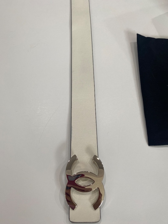 Chanel cc silver logo reversible black & white belt size 80